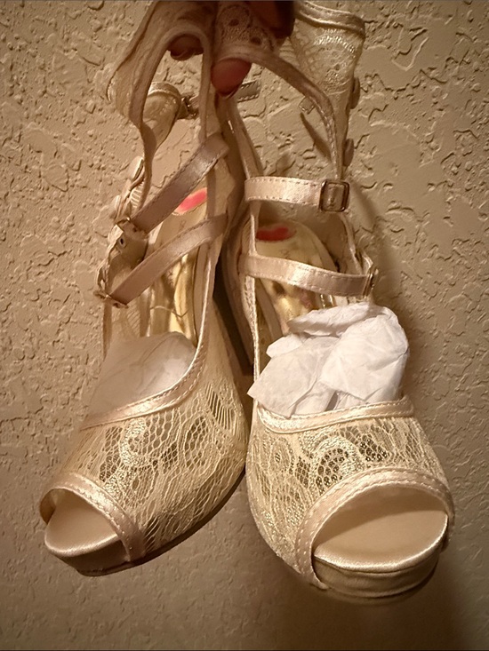 Promiscuous Shoes - Women's Lace Peep-Toe Platform Heels in Ivory with Ankle Strap- Size 5.5